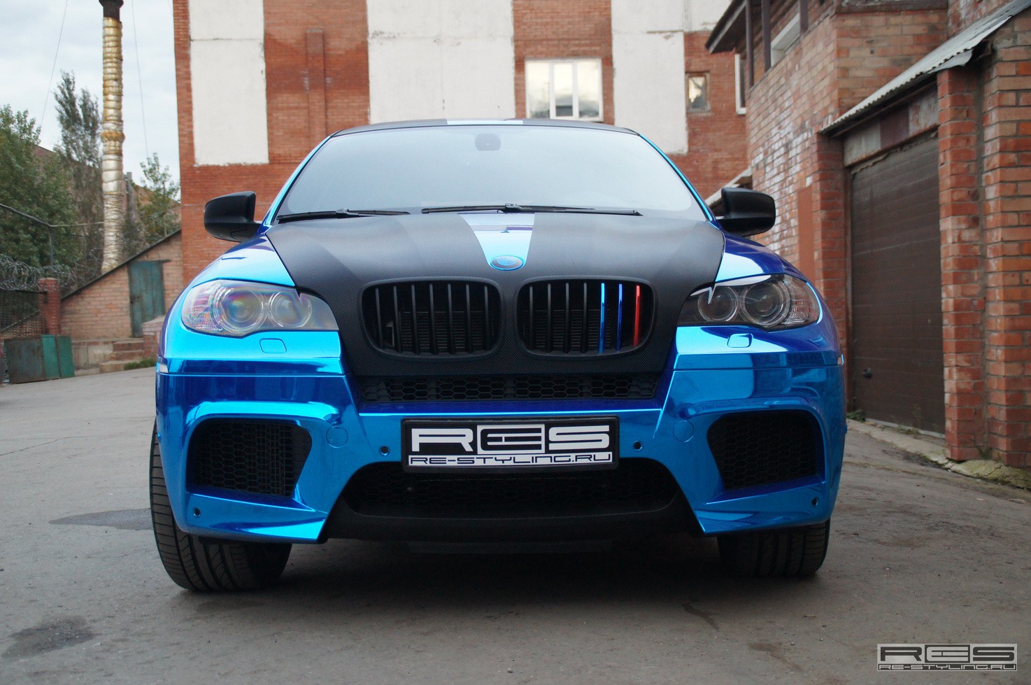 Blue Chrome BMW X6 M