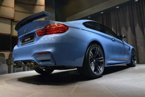 Yas Marina Blue F82 BMW M4  (9)