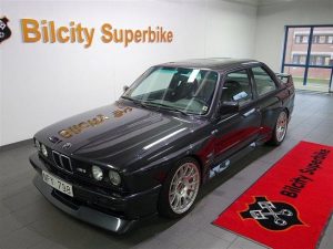 E30 BMW M3 V10