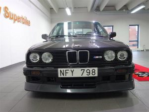 E30 BMW M3 V10