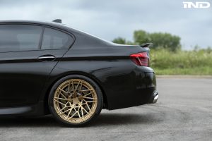 bmw-m5-with-carbon-aero-kit-1