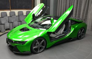 BMW i8 in Lava Green