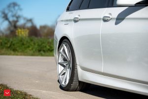 bmw-5-series-touring-rides-on-vossen-wheels-4