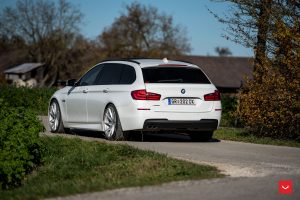 bmw-5-series-touring-rides-on-vossen-wheels-8